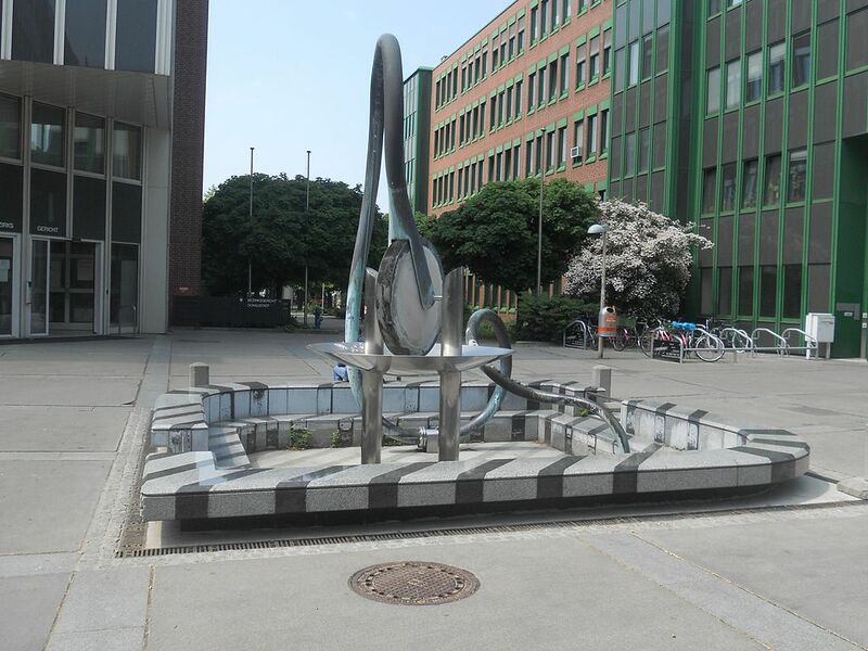 Datei:22 Dr-Adolf-Schärf-Platz.jpg