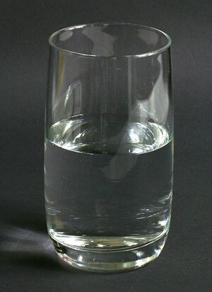 Glas Wasser.jpg