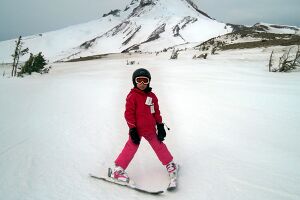 Skifahrendes Mädchen.jpg